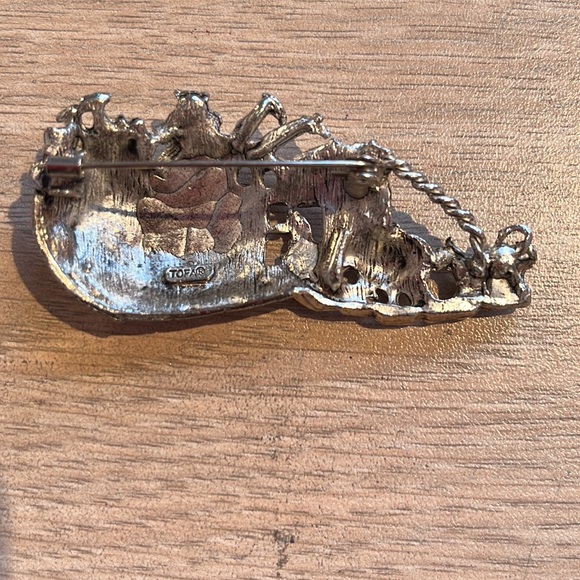 TOFA VINTAGE SILVERTONE NOAHS ART PIn, cute, stamped - Picture 3 of 5